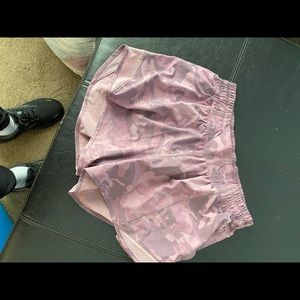 Lululemon size 6 4”